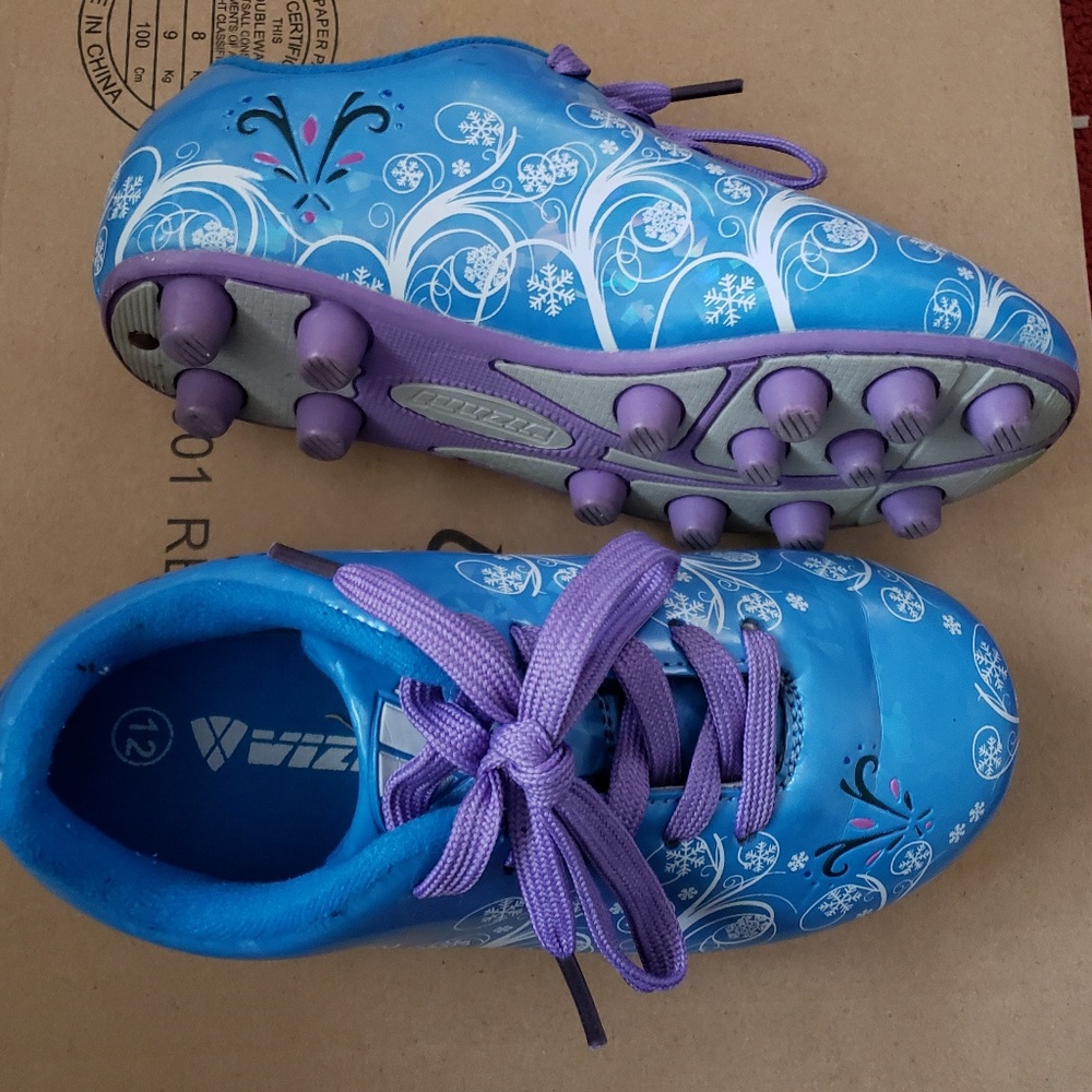 Soccer cleats